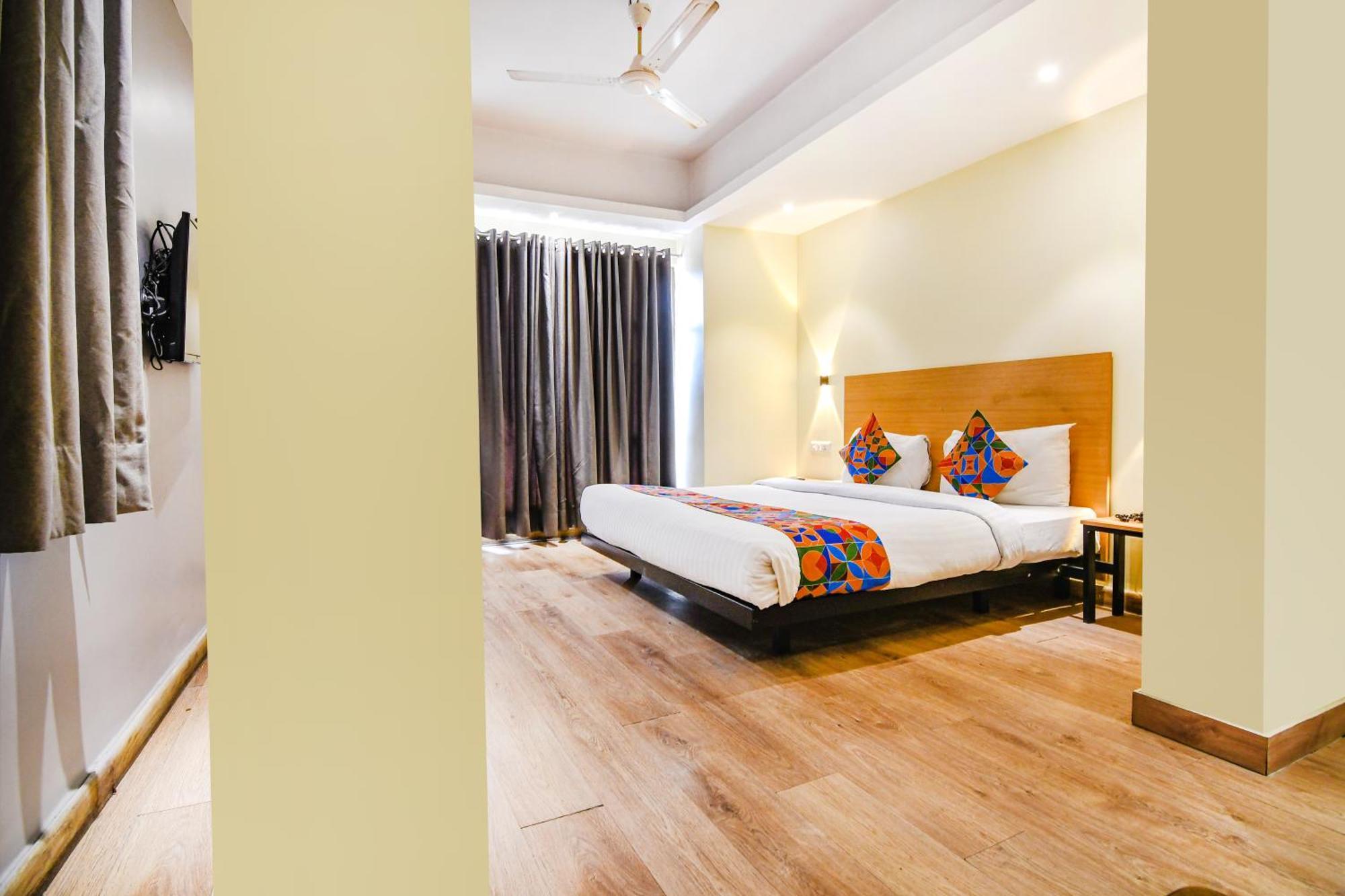 Super Townhouse Suncitel Near Kolkata Airport Hotell Dum Dum Eksteriør bilde