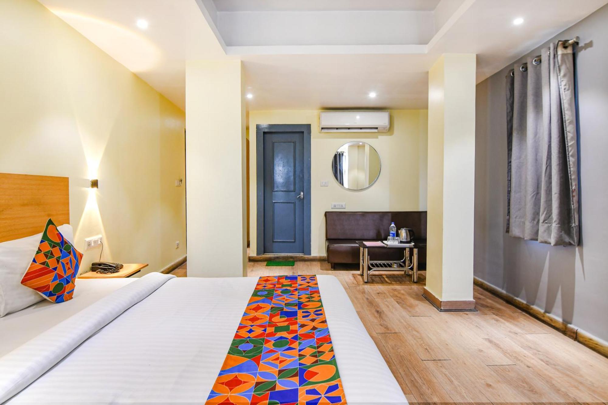 Super Townhouse Suncitel Near Kolkata Airport Hotell Dum Dum Eksteriør bilde