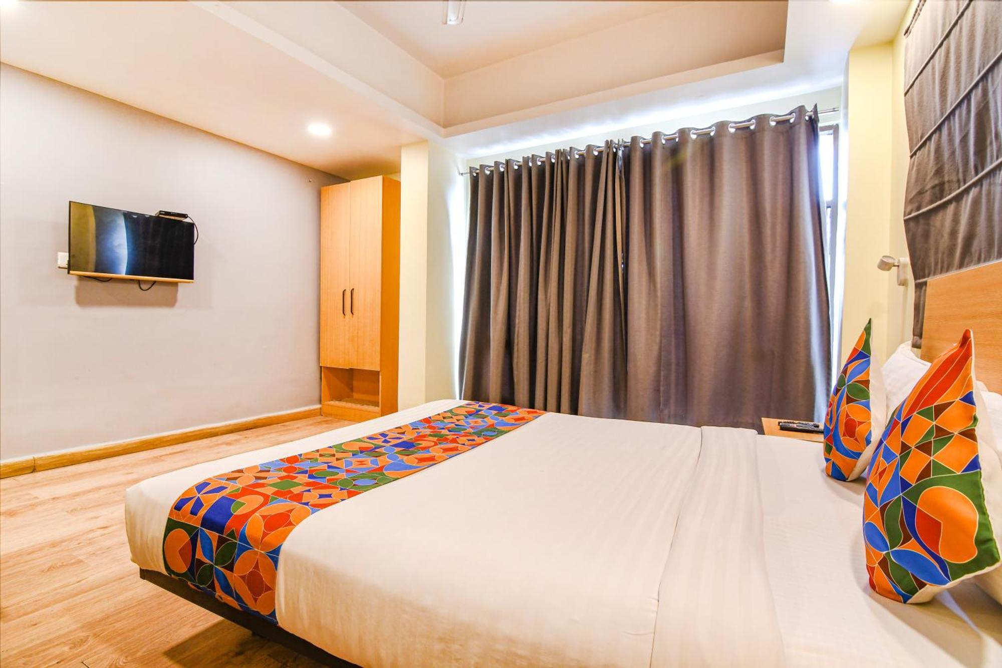 Super Townhouse Suncitel Near Kolkata Airport Hotell Dum Dum Eksteriør bilde