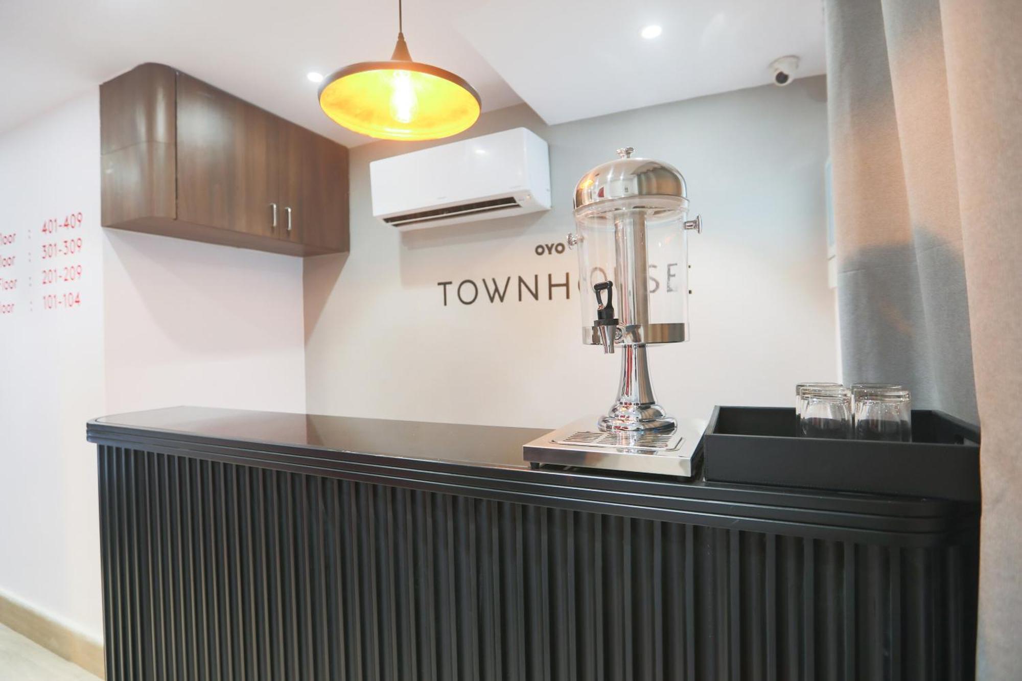 Super Townhouse Suncitel Near Kolkata Airport Hotell Dum Dum Eksteriør bilde